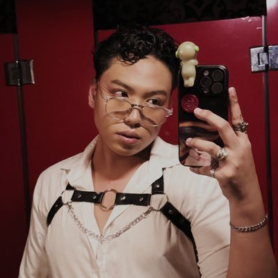 22 5'8-5'9 (?) | Pre-Med Stud | Host | Party goer | Single | ⬇️ 🐯🔰🐶 ♒ 📍 Taft tg: erosss_03 IG: jdsc.03