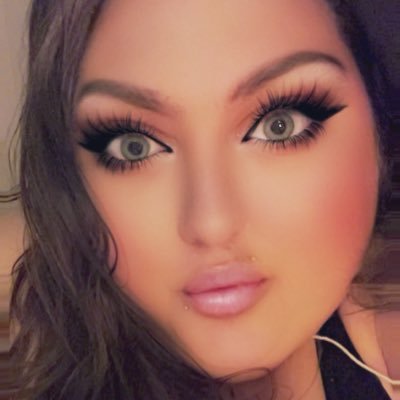 hey 👋 im beckyy new account had too make a new account xx im friendly bubbly here to laugh love learn and Just be me ❤️❤️🥰🥰💏❤️🥰💏🥰❤️