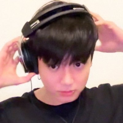 ㅤㅤ eu e o yoongi bebendo uísque e falando mal do capitalismo