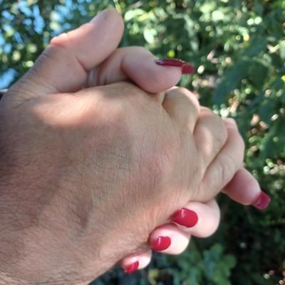 سمر من سوريا ومقيمة بالمانيا فرانكفورت عمري ٤٠ سكس جماعي سحاق وتبادل زوجات والي حابب يتواصل علخاص اسمك وعمرك وصورتك مقابلة بالمصاري عندي ما في شي ببلاش 🌺