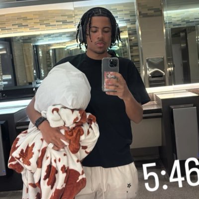 SG For @MagicGaming • 23 Year old Verified/Partnered @Twitch Streamer/@YouTube with 400k+Supporters • Own @SeIfMadeGang • Creator for @FRChronic