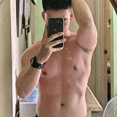 Adamsonian 🐦 • 5’7 • Former X Content Moderator • Capricorn ♑️ • Gym goer 🏋♂️ • White noise seeker • Not actively looking
