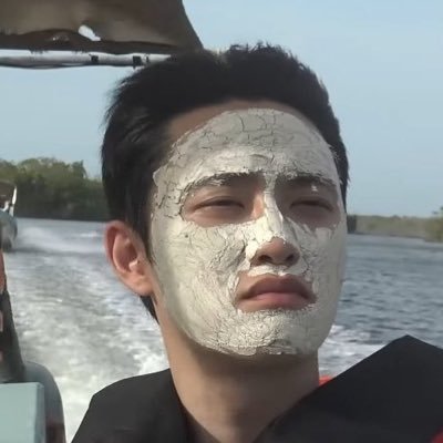 Exo L | OT9 | 6112 | 1992 | 1993 | kyungsoo ゚𐦍༘⋆ @weareoneexo