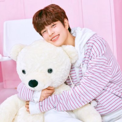 livros • skz • xg | ele (eu) deles (Jeongbin) • não binario que dança