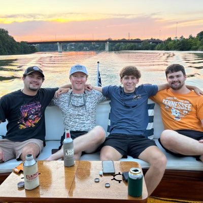 drakewill24's profile picture. 