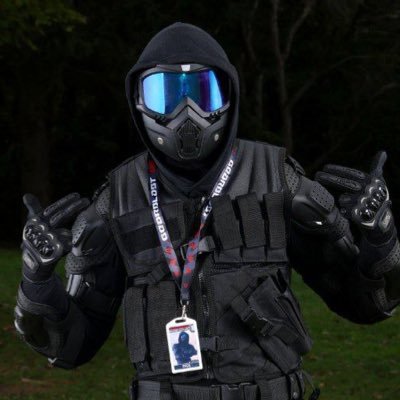 🔞 NSFW | Just a gearhead gearing through 👀 | Big gamer, dubstep enjoyer | The mask stays on…