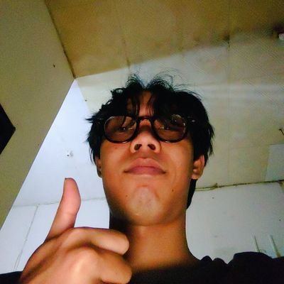 cosmicceiling__'s profile picture. tidak percaya apa apa kecuali unicorn & alien°