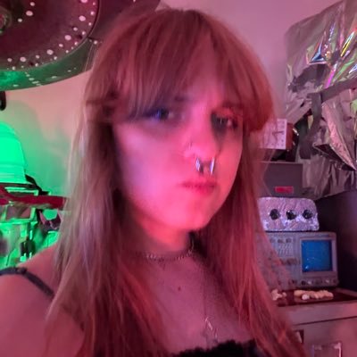 GardenOfEden_V1's profile picture. NSFW | 21 | MDNI | she/her | alternative futch pierced girly who’d like to beat someone up