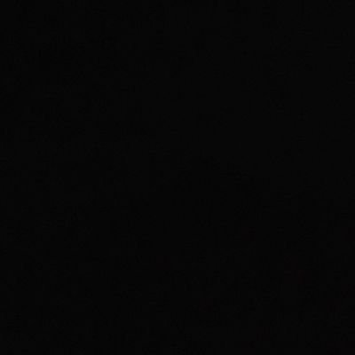 غَنَّتْ حُرُوفِي في مَدَاكَ مَحَبَّةً
وَتَسَابَقَتْ في مَدْحِكَ الخَفَقَاتُ
وَبِطِيْبِ ذِكْرِكَ كُلُّ شَيْءٍ طَيِّبٌ
الوَقْتُ والإِحْسَاسُ…وَالصَّلَوَاتُ
صَل