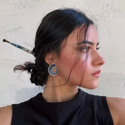 xcamilachica's profile picture. 𓂀 Inner Work • Holistic Health • Art @camrcart🪞🌿