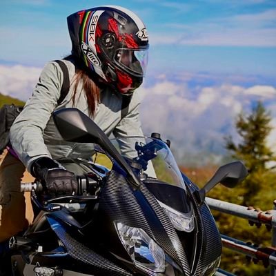 Daytona Moto2™ 765に乗っています。
ツーリング専門です😅
バイク、雲海、ダム、お花、動物、ネイル、リラックマ、カナヘイ、ちいかわが好きです。
基本、平日ライダーです。パン屋、cafe巡りツーリングしたいです。