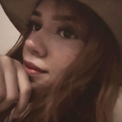 vitoriesa's profile picture. 