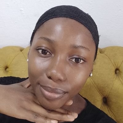 porahwrites's profile picture. COPYWRITER. I craft words that stop the scroll, spark curiosity, and move people to action. From compelling copy to unforgettable ebooks—(see link). Let’s work