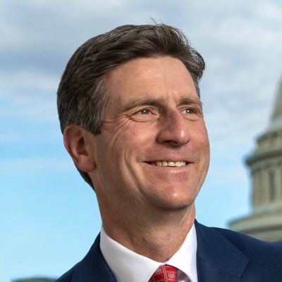 Dad, husband, and former Phoenix mayor now proudly serving AZ-04 in Congress.
☀️🌵 Serving on @TransportDems @HouseForeign @SelectCommitteeCCP @NewDemCoalition