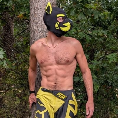Gay sex positive biker pup.
DM to collab.
Capitalist🖤💛
New Hampshire maximalist🦔#1 free state!
https://t.co/sPDdAg69uf