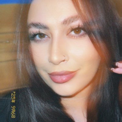I like nails, games, and money. buy my Amazon wishlist thx. 💅