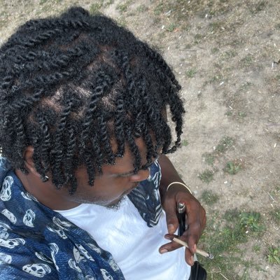 I just be tweeting lyrics and random shit…. I’m a Pc Gamer follow me on Twitch ⬇️ 🇯🇲🇨🇦