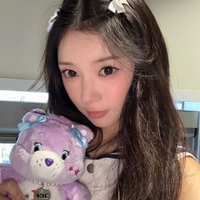 Sweet dreams made clouds Cinnamoroll’s and of the cuddles puffs of happiness. 。♡˚