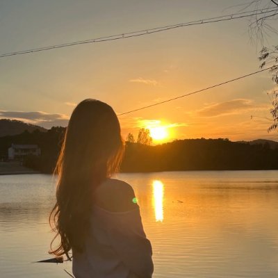 Maeatese's profile picture. 私は1つの本の虫の気、内向的な人で✨、週末の時ゴルフをすることが好きで、努力して日本語を勉強しています😊