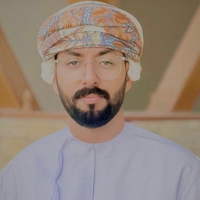 مالك متحف الربان الباحث بدر بن سعيد السناني المتحف له العديد من القطع النادرة والحاصل على الكثير من الجوائز دولية والمحلية ⚓ (متحفي الشخصي )صانع محتوى ثقافي📚