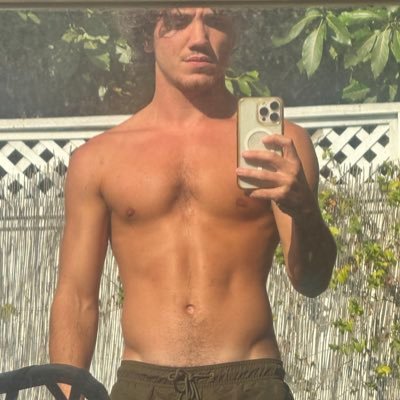 22 year old camboy | 🔞 CashApp: $tycbx | Come join my streams ➡️ https://t.co/G0H6mU5EG6