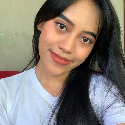 Roussenisaa's profile picture. 🌿☘️🍀🌱🌳🐈🐱🍁