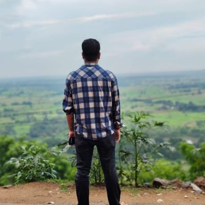 त्रेतायां मंत्र-शक्तिश्च ज्ञानशक्तिः कृते-युगे।
द्वापरे युद्ध-शक्तिश्च, संघशक्ति कलौ युगे।
संघं शरणं गच्छामि।