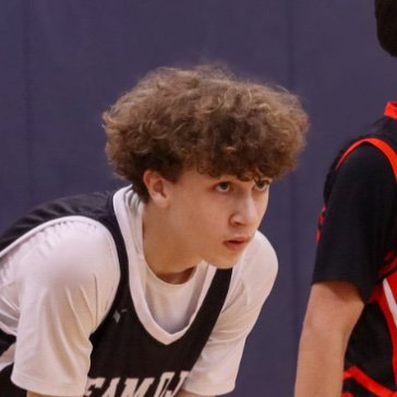 JaydenSmith484's profile picture. 2028| 6’5,150|wing/forward| 3.2 GPA|