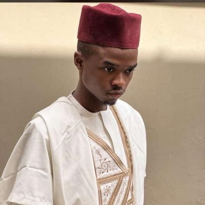 uzyboi's profile picture. 🎓🎓 
#youngentrepreneur, CEO Yalwa Global Enterprises,💻 tutor,📱tutor, #Kwankwasiyya fan,  @LFC fan ⚽, Member @ Kwankwasiyya A gudu tare,A tsira tare 🔴