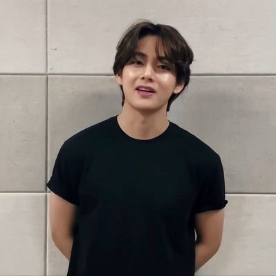 Kim Taehyung (1995) ā graceful yet bold, tender yet strong, he is the harmony of elegance and soul.