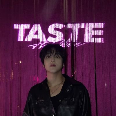 stream CRZY by Haechan.
life changing I'm telling you