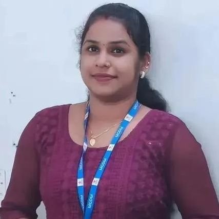 பேராசிரியை,| தமிழ்மொழி பிடிக்கும் | எழுதுதல் | புத்தகம் வாசிப்பு | கல்வி போதிப்பது | நல்லவைகளை போற்றுவது.