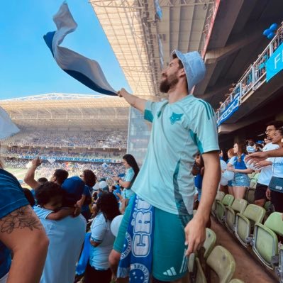 Consumidor de notícias , Fã de animês e mangás , Viajante 🇧🇷🇦🇷🇨🇱 !!
@cruzeiro
@warriors
Tiktoker:{+35k}