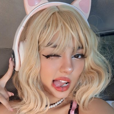 Your shy cosplayer 🤭 Chat with me & see me up close in your favourite outfits 🤫👇
