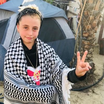 MrwRban88145's profile picture. Yousef (36), Gaza 💔 | Father of 3 & caregiver to sick mother | Living in torn tent by the sea 🏚️ | Fighting back injury, illness, hunger & cold 🙏
