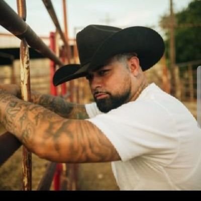 Louiethesinge3's profile picture. 