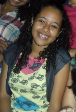 14 anos,geminiana, rubro negra com muuuuito orgulhoo õõ/   
apaixonada por futebol.Faço tudo do meu jeeito, e não ligo pra oque as pessoas pesam!