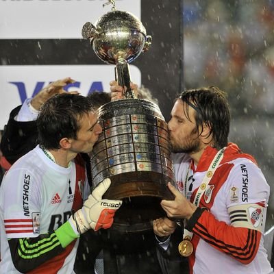 tiraposta profesional, nenazo de vocación, mi vieja me dio la vida, river las ganas de quitármela