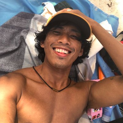 Hoe | Artist | someone who talks to the moon 🌕 | Looking for travel sponsors | Dm for Bookings | Formerly Antonio_magdiwa