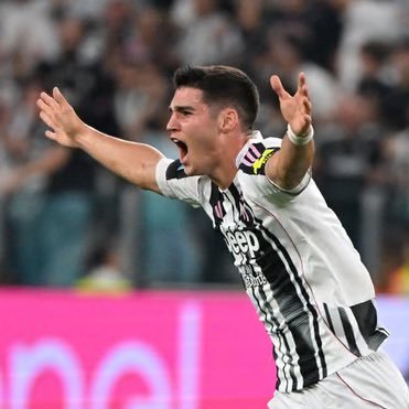 abrioski's profile picture. ⚪️⚫️