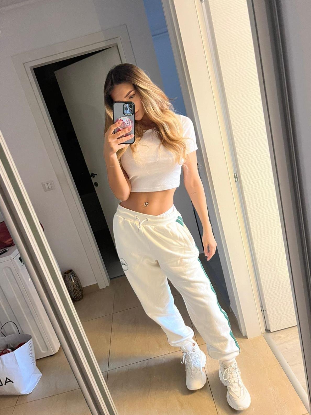 Anastassia_Leep's profile picture. Hiiya 🤗! This is my other acc, which I don’t really use. I’d love to talk with u on my main @Anastassia_gorg