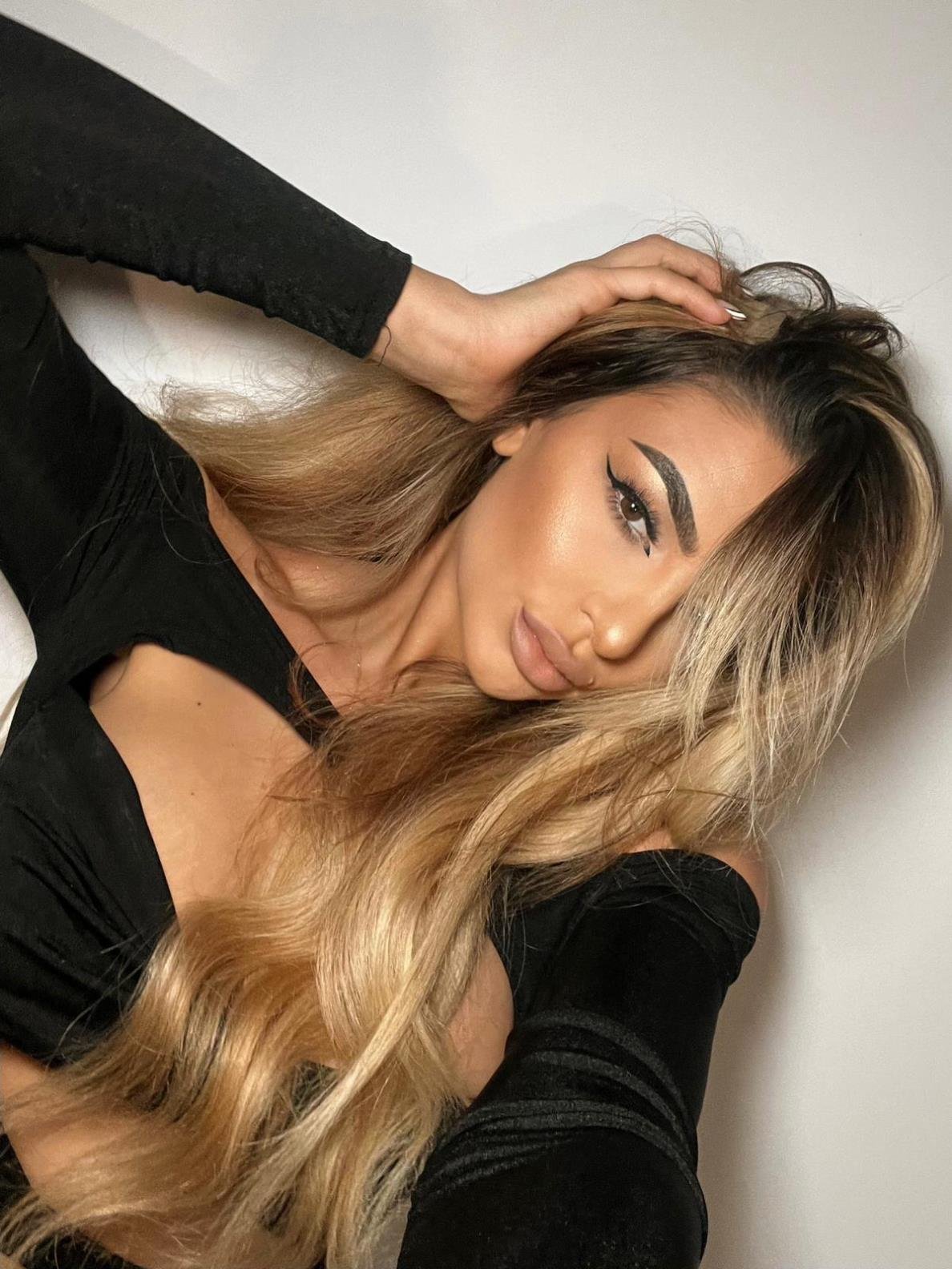 AnastassiaHr0's profile picture. Heyaaa 👋. This is my back-up profile, which I hardly ever use. I’d like to connect with u on my main @Anastassia_gorg