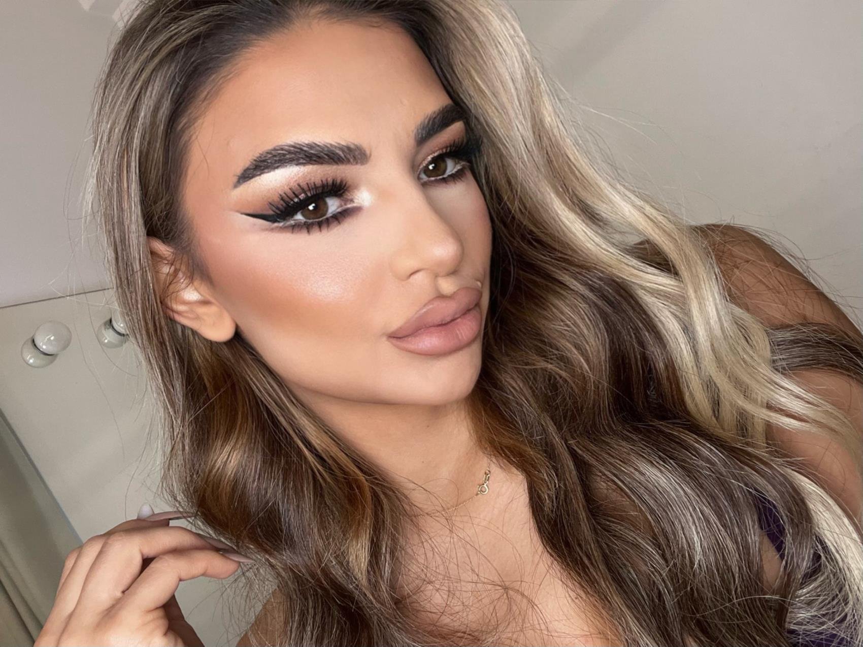 Anna_Phillipsy's profile picture. Hey there 🤍! I’m on my secondary account, which I hardly use. DM on my principal @AnastassiaWild