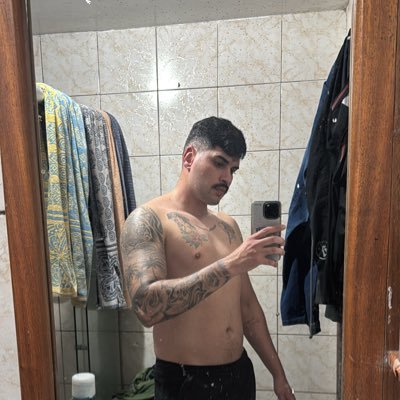 do que adianta marca se o que vale é pele quando a roupa cai?