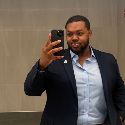 clearly, these are my views | Communicator | @du1869 + @smpagwu alum | ΑΦΑ | @xceleader Co-Founder | I talk a lot about HBCUs + politics. | Chicago is home.