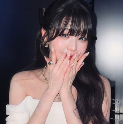a little girl who knowns as an epitome of pretentious, swipe a lot of emphasis on stage sophisticated, šŖš¢š”š¬š¢šØš”š.