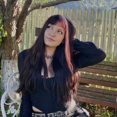 22 years, medicine student and part time pharmacist and CS2 esports enjoyer🗣️:Romanian, Russian, English, French, Ukrainian and currently learning German ✨