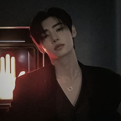 ( UNREAL : 2002 ) A visual, vocalist, and EN-‘s Ice Prince