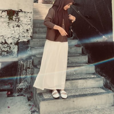 bbenevolentt's profile picture. not the whole story.