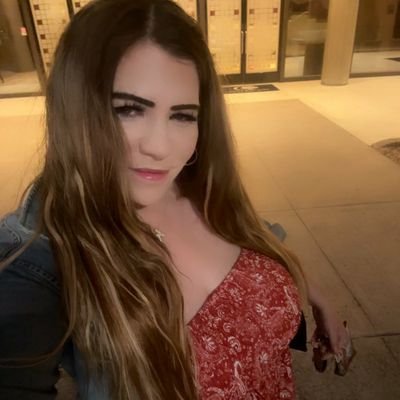 enjoylife_in4k's profile picture. Enjoying life is priceless || likes climbing mountain 🏔️ camping 🏕️ 🏖️ gym || music/movies of all kinds || a country cowgirl🔥 #MAGA💗